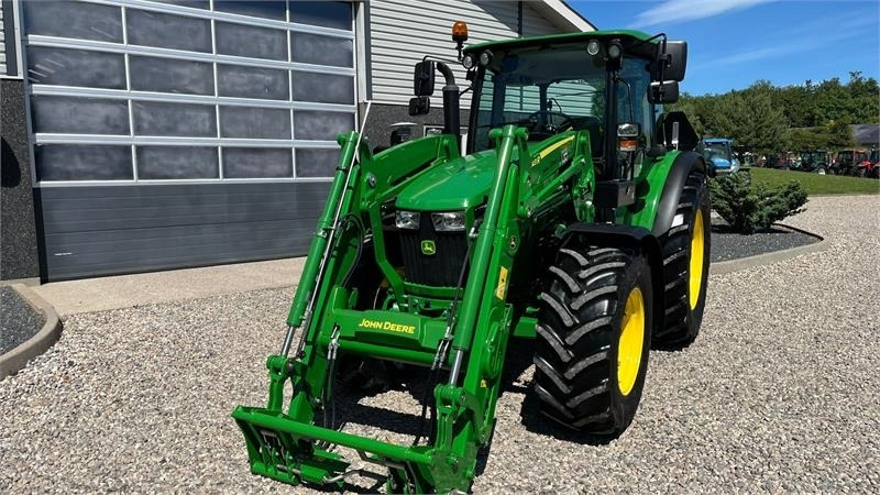 Farm tractor John Deere 5115M Med frontlæsser, som ny: picture 8