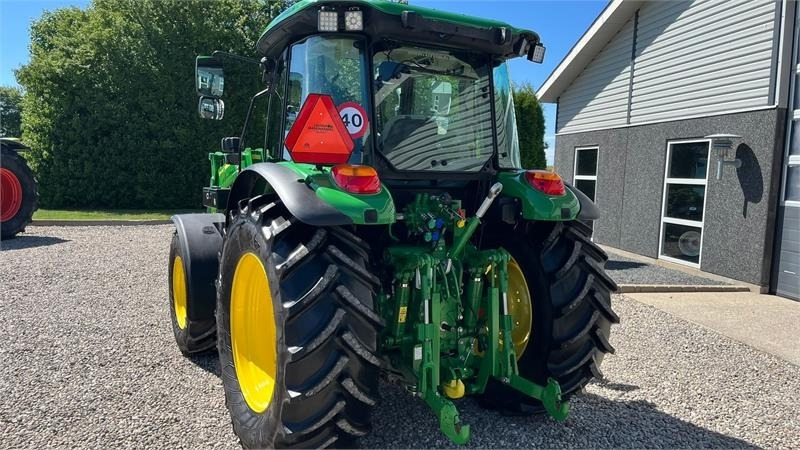 Farm tractor John Deere 5115M Med frontlæsser, som ny: picture 11