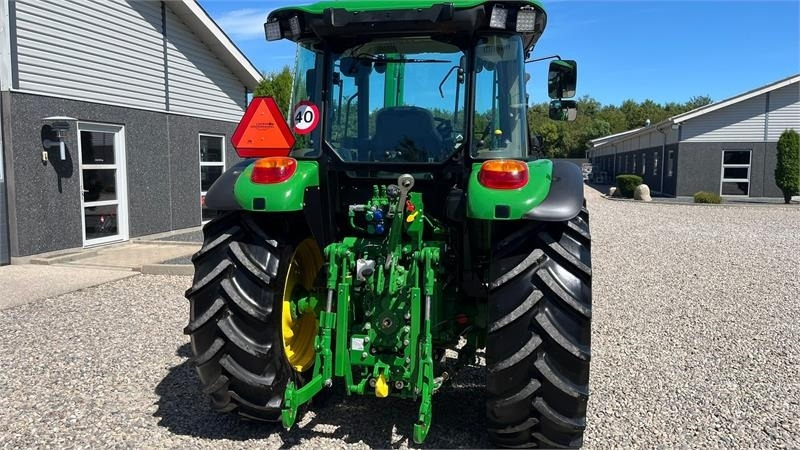 Farm tractor John Deere 5115M Med frontlæsser, som ny: picture 14