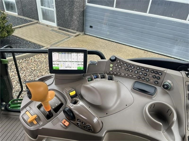 John Deere 6135R Krybegear, frontlift, TLS Affjedret foraksel - Farm tractor: picture 5 John Deere 6135R Krybegear, frontlift, TLS Affjedret foraksel - Farm tractor: picture 5