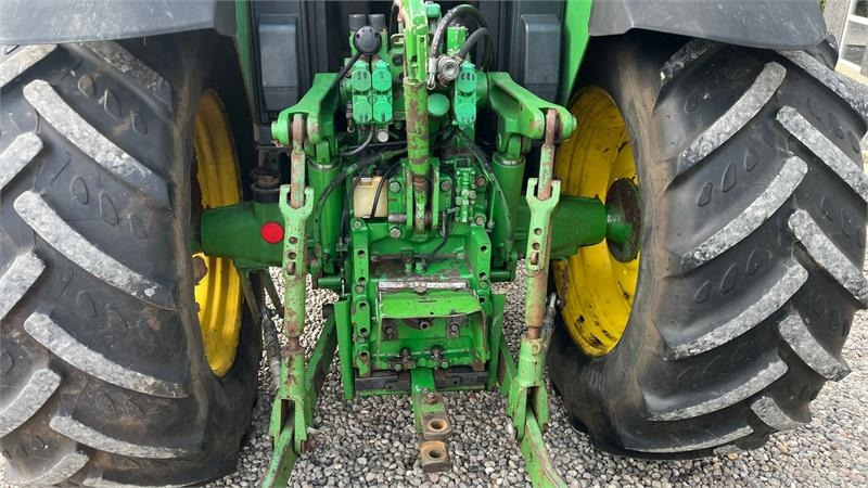 John Deere 6910 Auto Quad II-TLS Med frontlæsser - Farm tractor: picture 4 John Deere 6910 Auto Quad II-TLS Med frontlæsser - Farm tractor: picture 4