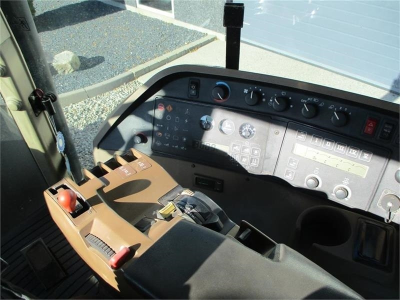 John Deere 8300 Pæn regulær traktor med rigtig gode dæk på. - Farm tractor: picture 5 John Deere 8300 Pæn regulær traktor med rigtig gode dæk på. - Farm tractor: picture 5