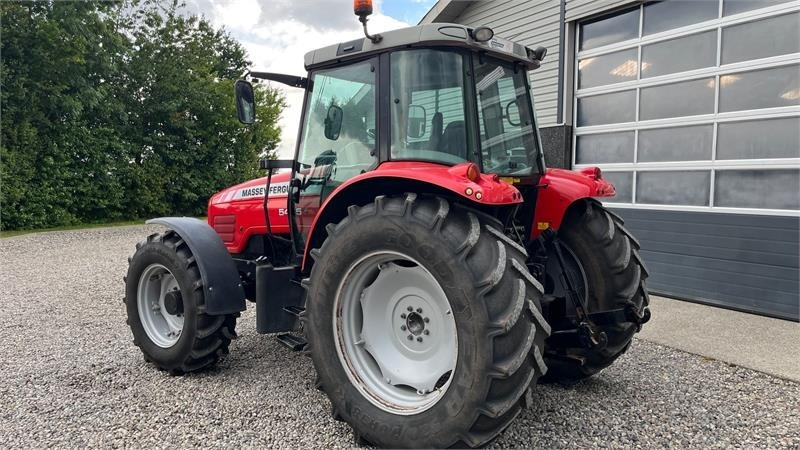 Massey Ferguson 5465 Med frontlift - Farm tractor: picture 3 Massey Ferguson 5465 Med frontlift - Farm tractor: picture 3