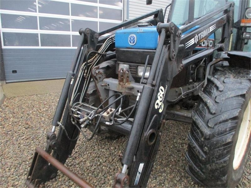 New Holland 7740 SLE Turbo Med frontlæsser og frontlift. - Farm tractor: picture 4 New Holland 7740 SLE Turbo Med frontlæsser og frontlift. - Farm tractor: picture 4