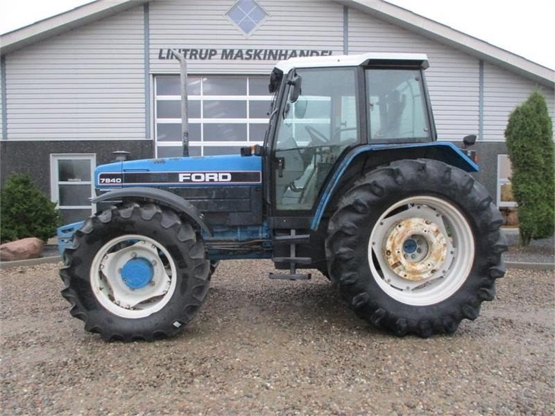 New Holland 7840 SLE, med rigtig god dæk montering og knap på - Farm tractor: picture 1 New Holland 7840 SLE, med rigtig god dæk montering og knap på - Farm tractor: picture 1