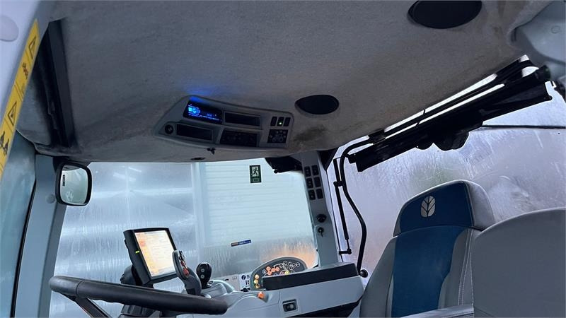 New Holland T7.230 Autocommand med frontlift og nye bagdæk er on lease New Holland T7.230 Autocommand med frontlift og nye bagdæk er: picture 19 New Holland T7.230 Autocommand med frontlift og nye bagdæk er on lease New Holland T7.230 Autocommand med frontlift og nye bagdæk er: picture 19