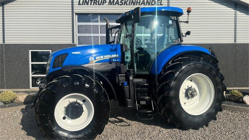 New Holland T7.270 AutoCommand med frontlift - Farm tractor: picture 1 New Holland T7.270 AutoCommand med frontlift - Farm tractor: picture 1
