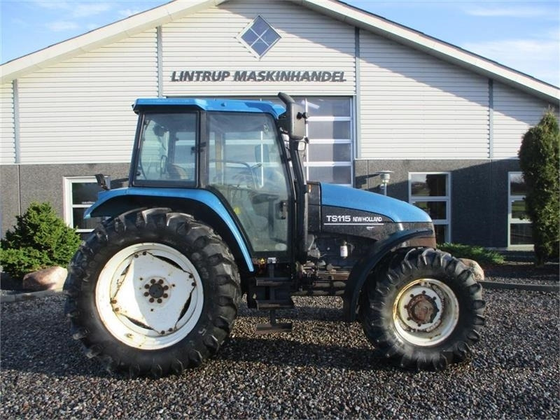 New Holland TS115 SLE - Farm tractor: picture 3 New Holland TS115 SLE - Farm tractor: picture 3