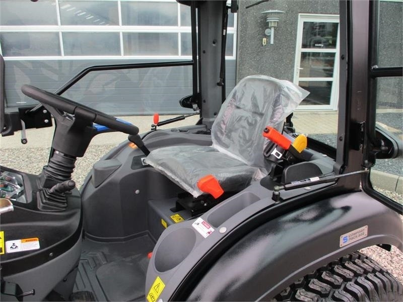 Municipal tractor Solis 26 HST med Frontlift & FrontPTO: picture 16