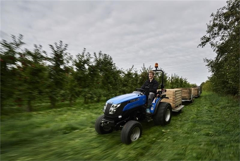 Solis Ny kompakt traktor til små penge - Municipal tractor: picture 3 Solis Ny kompakt traktor til små penge - Municipal tractor: picture 3