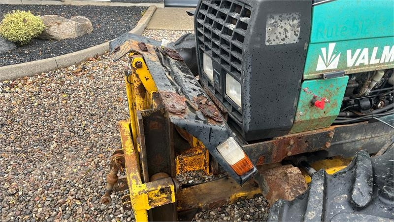 Valmet 455 Med en slags frontlift - Farm tractor: picture 5 Valmet 455 Med en slags frontlift - Farm tractor: picture 5