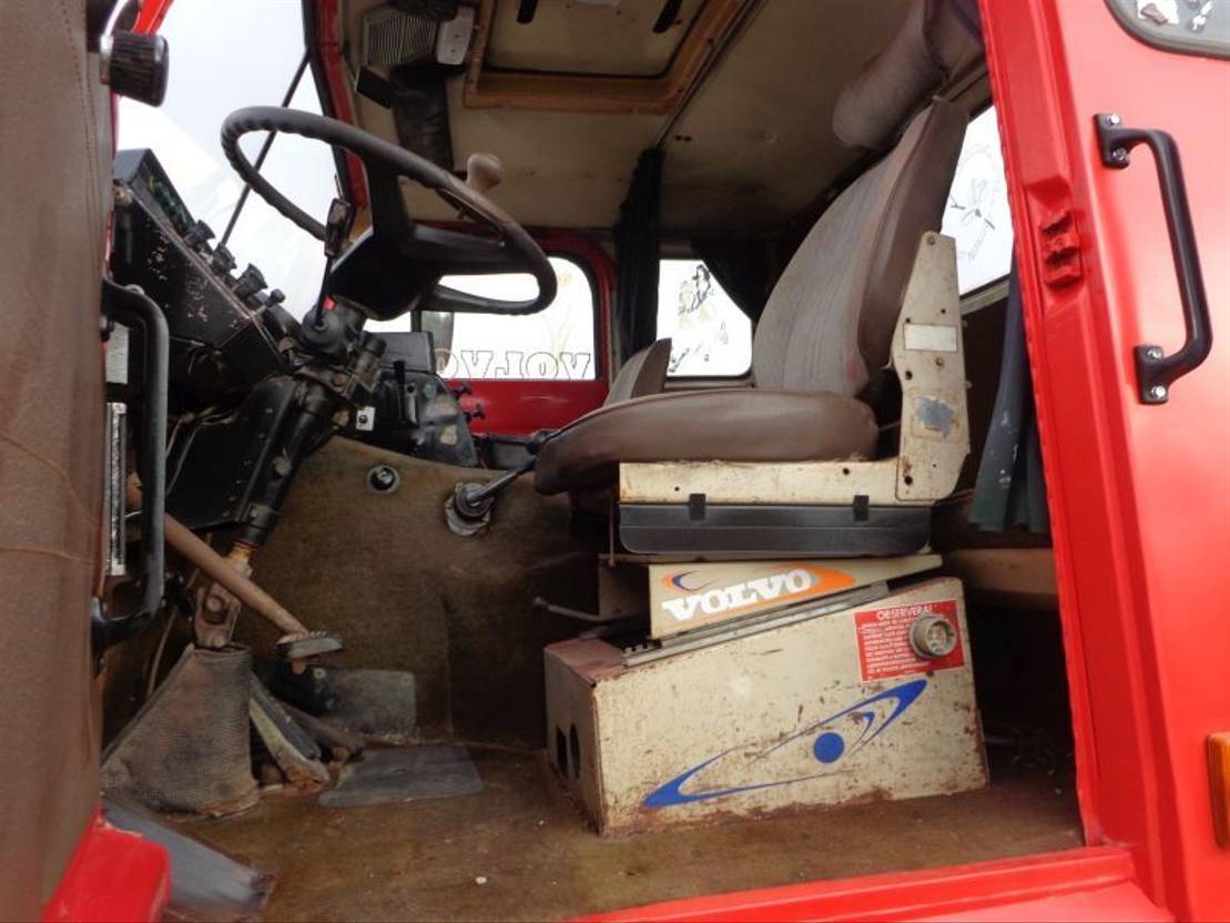 Tractor unit Volvo F 89 VOLVO F89 (6X2): picture 8