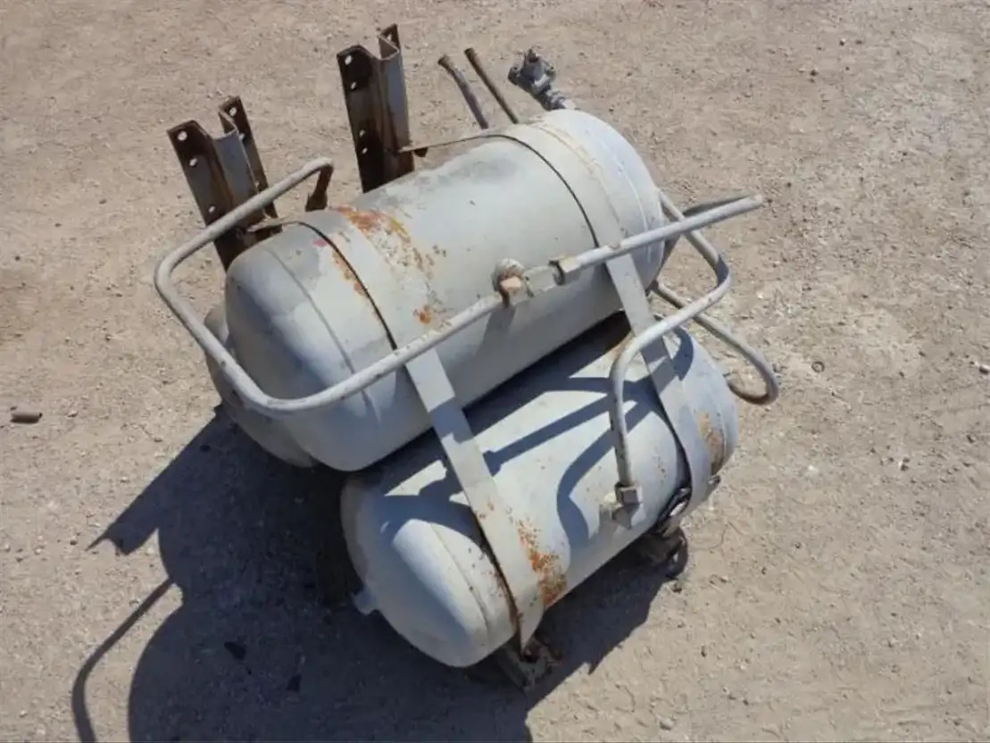 Volvo Airtanks From Volvo F88-F89 - Brake parts for Truck: picture 1 Volvo Airtanks From Volvo F88-F89 - Brake parts for Truck: picture 1