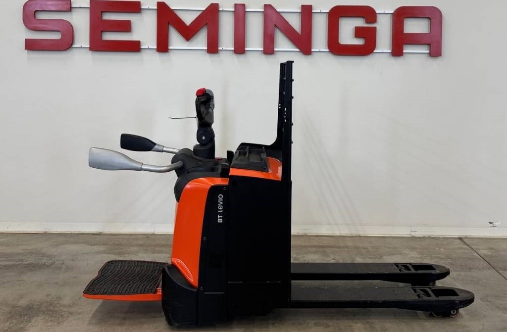 Toyota 10833 - LPE250 - Pallet truck: picture 3 Toyota 10833 - LPE250 - Pallet truck: picture 3