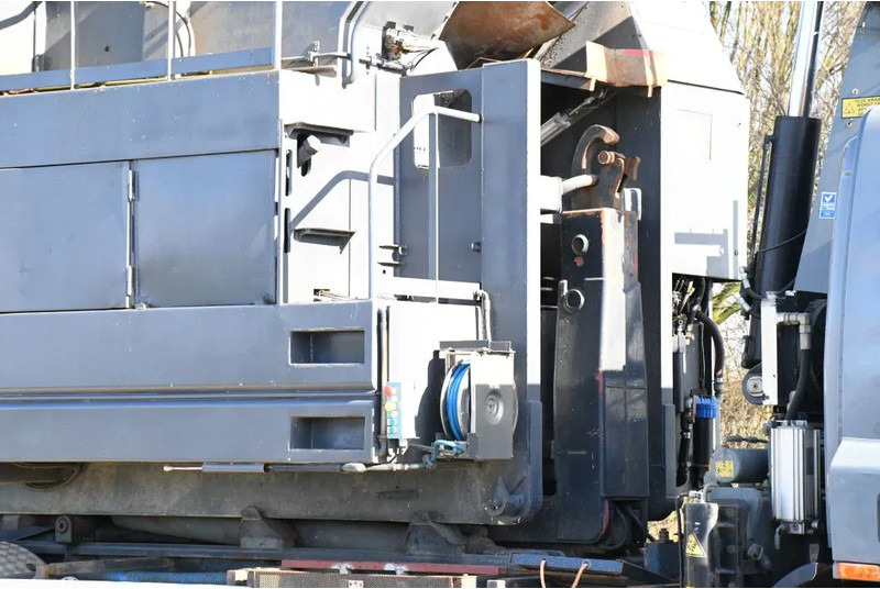 Hook lift truck, Crane truck DAF CF75/310 FAN !!KRAAN/HAAK!!PERSCONTAINER!!HIGH PRESURRE CLEANING!!HOGEDRUK REINIGING!!HOCH DRUCK WASHEN SYSTEM!!REINIGING!GEJO B: picture 9