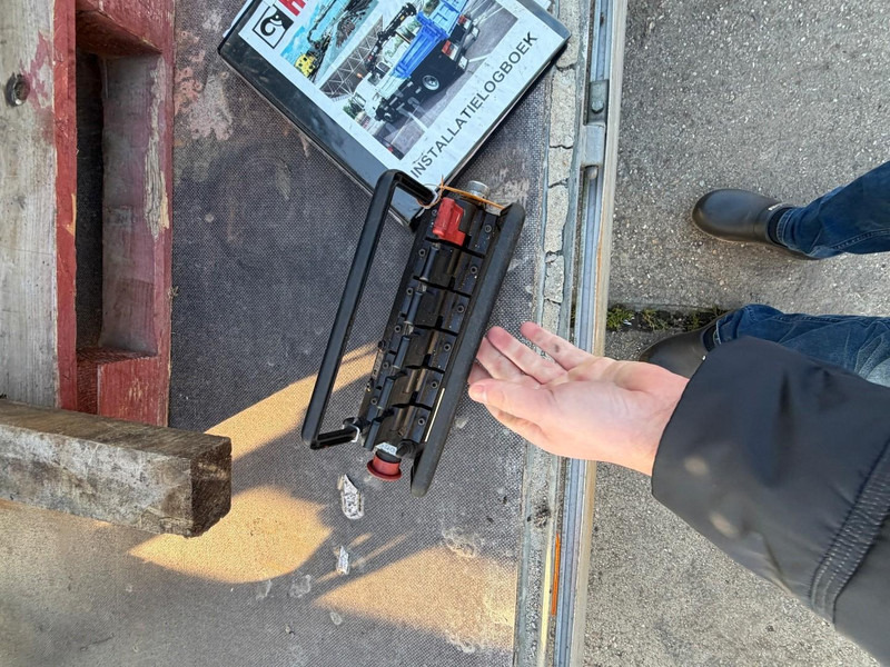 Loader crane for Truck Hiab 112 RADIO REMOTE: picture 6