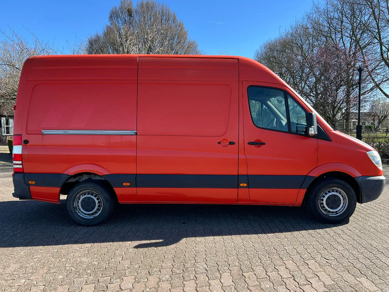 Mercedes-Benz Sprinter 211 211 CDI L2H2 366 DC - Small van: picture 5 Mercedes-Benz Sprinter 211 211 CDI L2H2 366 DC - Small van: picture 5