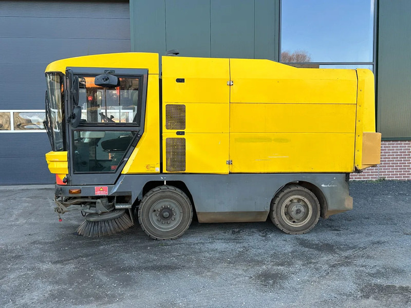 Ravo 530 VEEGMACHINE/SWEEPER!! - Road sweeper: picture 2 Ravo 530 VEEGMACHINE/SWEEPER!! - Road sweeper: picture 2