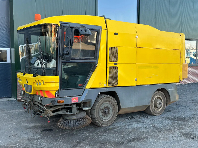Ravo 530 VEEGMACHINE/SWEEPER!! - Road sweeper: picture 1 Ravo 530 VEEGMACHINE/SWEEPER!! - Road sweeper: picture 1
