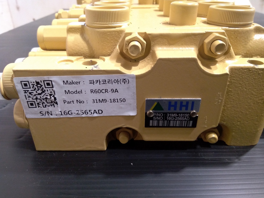 Case 31M9-18150 - 31M9-18581 - Hydraulic valve for Construction machinery: picture 1 Case 31M9-18150 - 31M9-18581 - Hydraulic valve for Construction machinery: picture 1