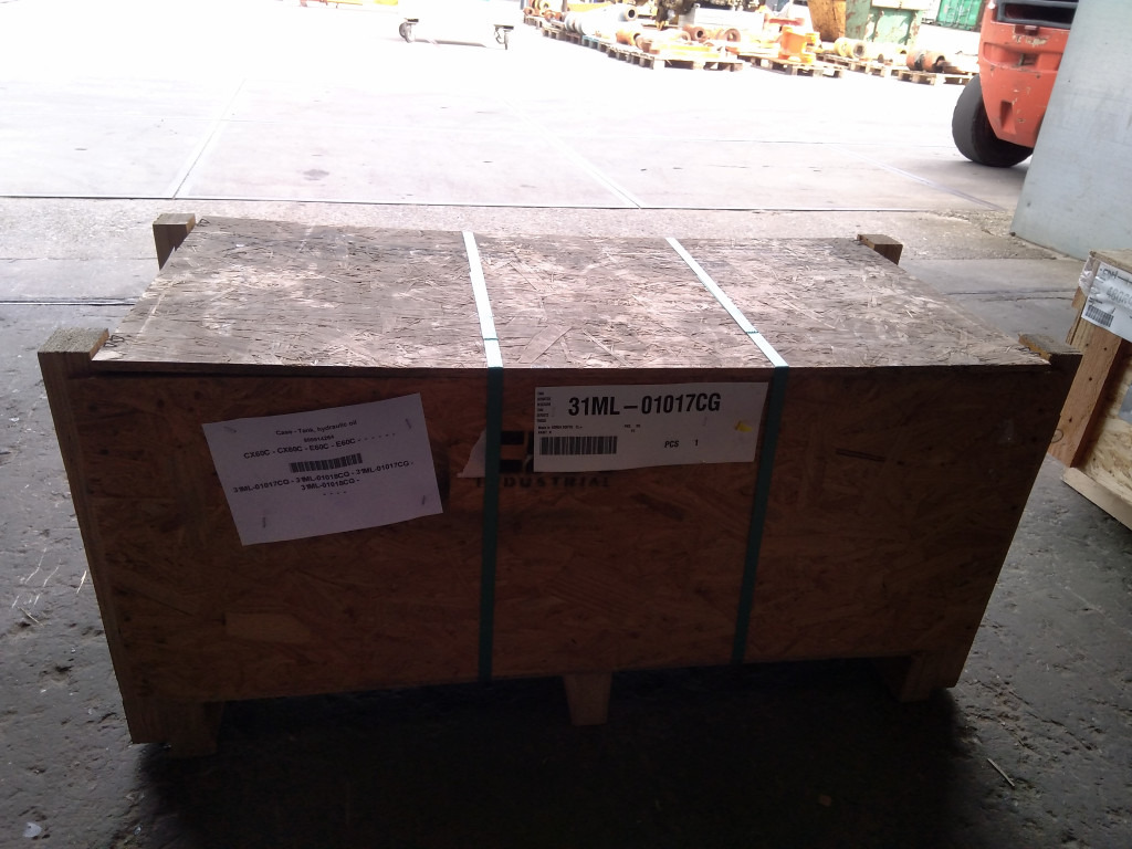 Case 31ML-01017CG - 31ML-01018CG - Hydraulic tank for Construction machinery: picture 2 Case 31ML-01017CG - 31ML-01018CG - Hydraulic tank for Construction machinery: picture 2