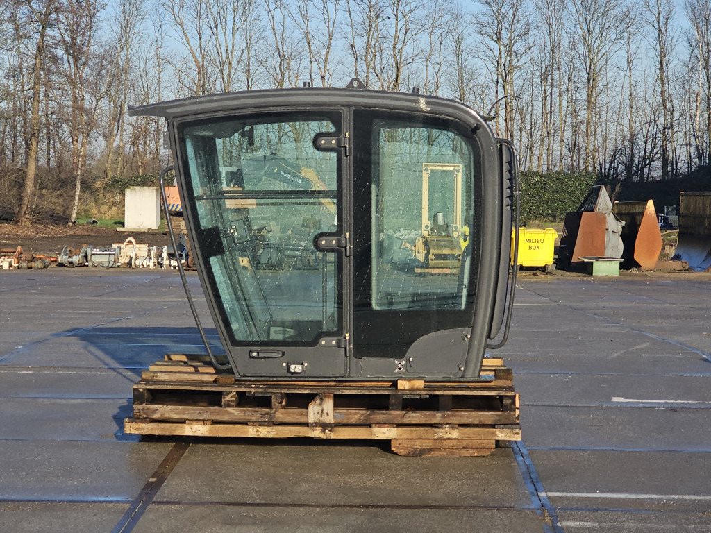Case 48003933 - Cab for Construction machinery: picture 1 Case 48003933 - Cab for Construction machinery: picture 1