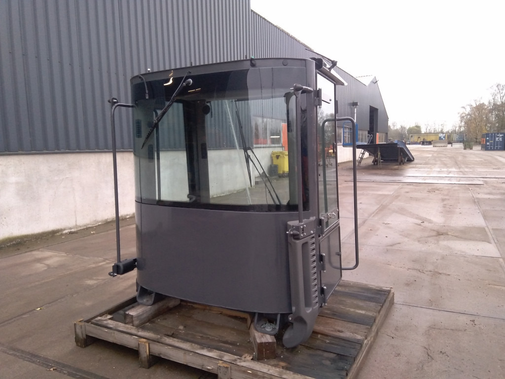 Case 84483623 - 84338702 - Cab for Construction machinery: picture 3 Case 84483623 - 84338702 - Cab for Construction machinery: picture 3