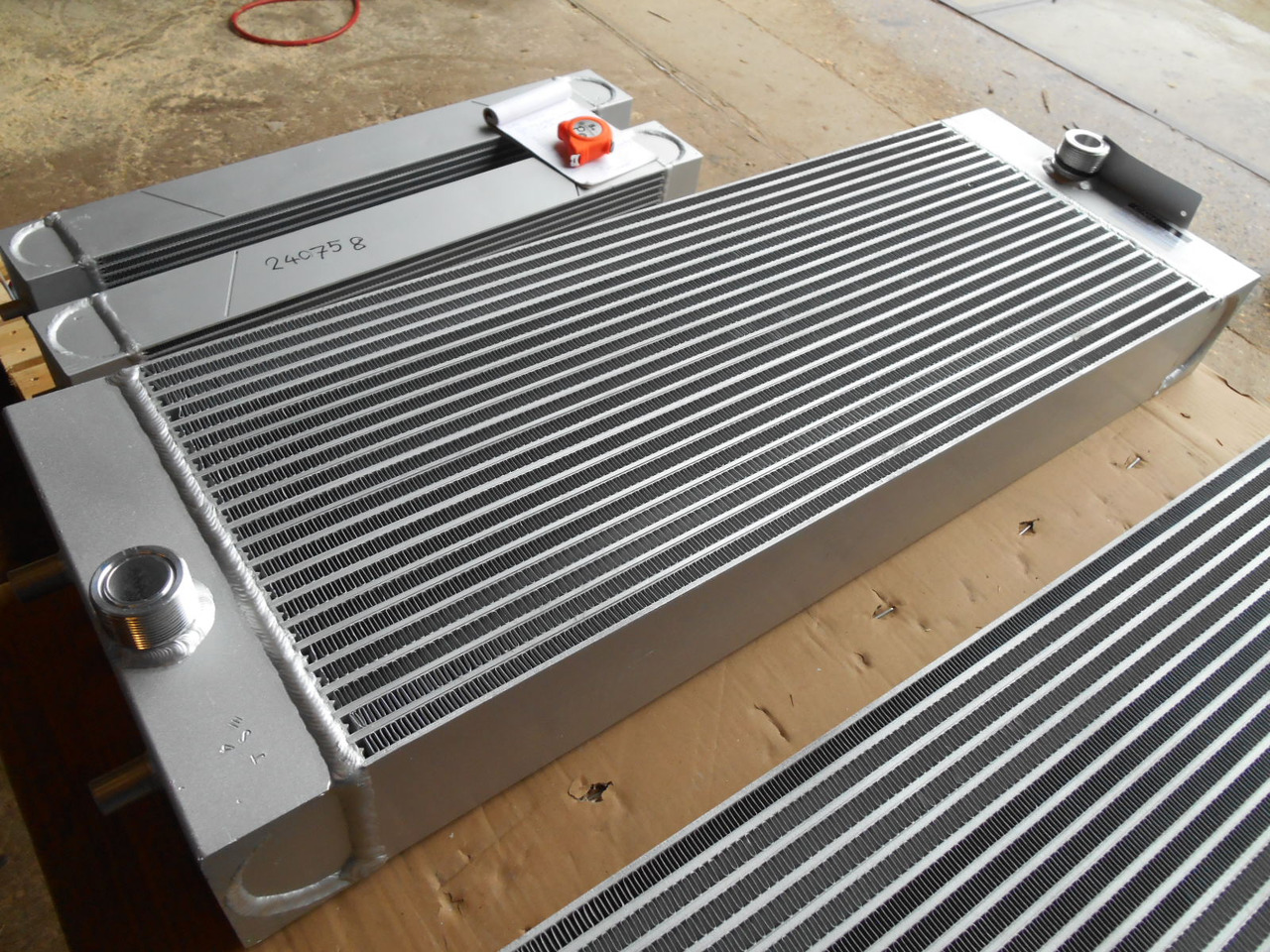 Case 84588262 - 47576422 - Oil cooler for Construction machinery: picture 2 Case 84588262 - 47576422 - Oil cooler for Construction machinery: picture 2