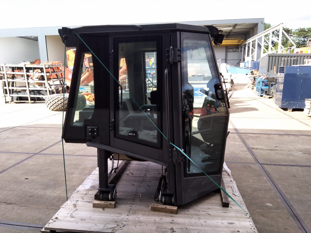 Case 87388637 - 87388630 - Cab for Construction machinery: picture 2 Case 87388637 - 87388630 - Cab for Construction machinery: picture 2