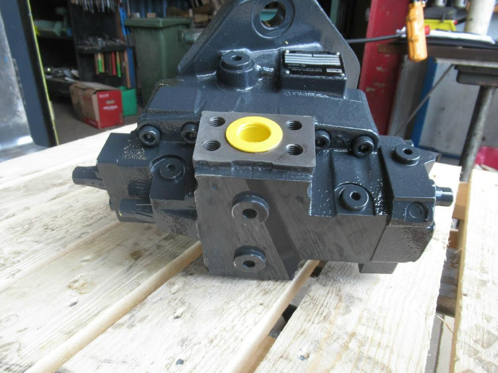 New Swing motor for Construction machinery Case D4743730: picture 7 New Swing motor for Construction machinery Case D4743730: picture 7