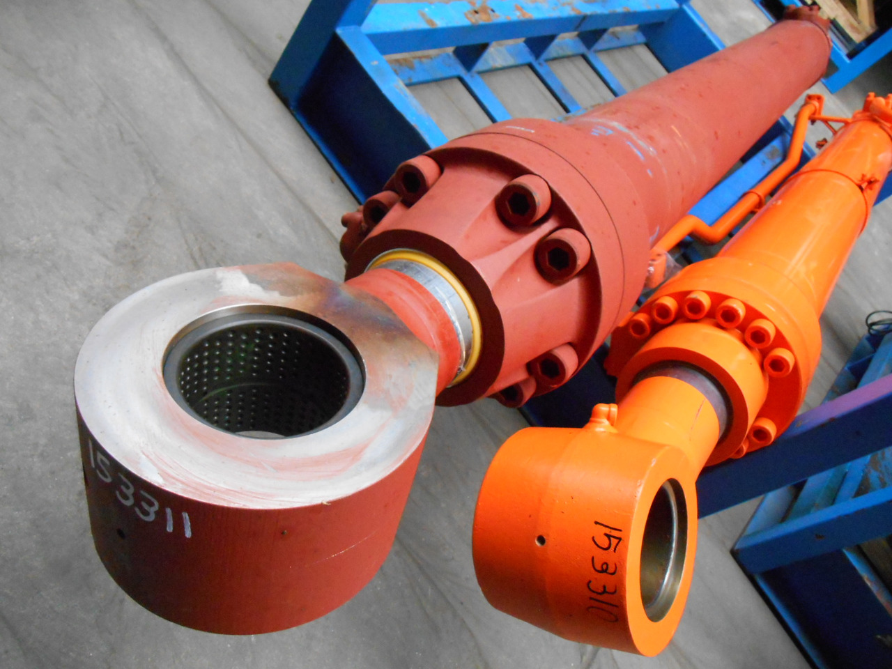 Case KUV0270 - Hydraulic cylinder for Construction machinery: picture 1 Case KUV0270 - Hydraulic cylinder for Construction machinery: picture 1