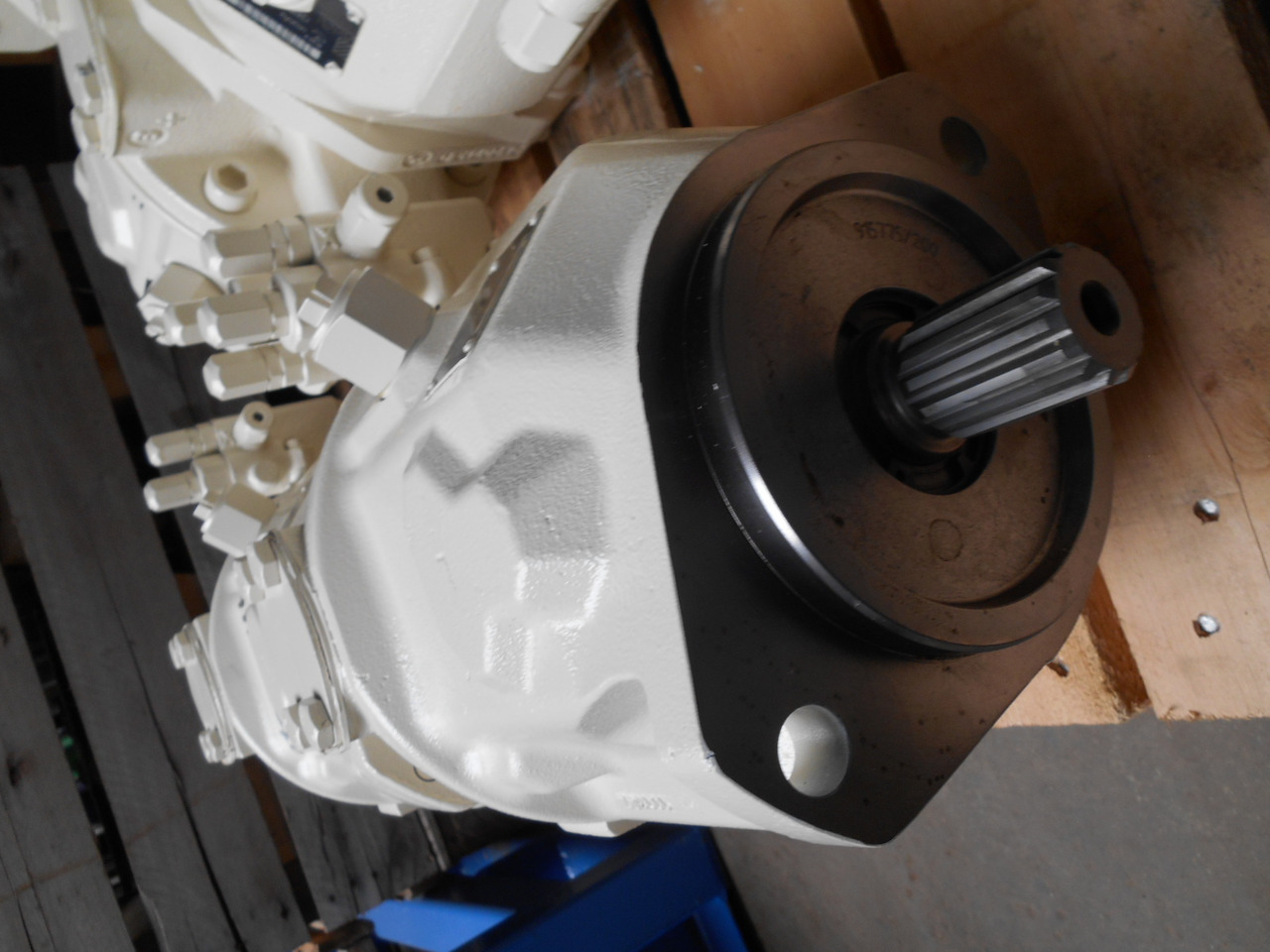 Caterpillar 2274695 - Hydraulic motor for Agricultural machinery: picture 3 Caterpillar 2274695 - Hydraulic motor for Agricultural machinery: picture 3
