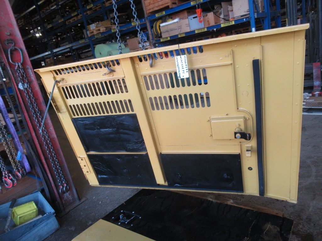 Caterpillar 336FL - - Door and parts for Construction machinery: picture 2 Caterpillar 336FL - - Door and parts for Construction machinery: picture 2