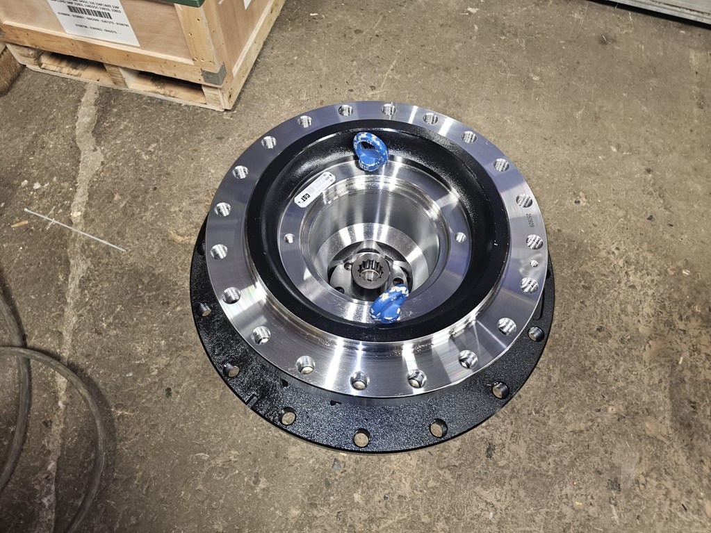 Caterpillar 6108800 - 5842570 - Final drive for Construction machinery: picture 2 Caterpillar 6108800 - 5842570 - Final drive for Construction machinery: picture 2