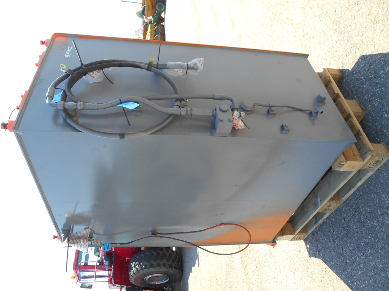Hitachi EX1200-6 - 9278777 - Fuel tank for Construction machinery: picture 3 Hitachi EX1200-6 - 9278777 - Fuel tank for Construction machinery: picture 3