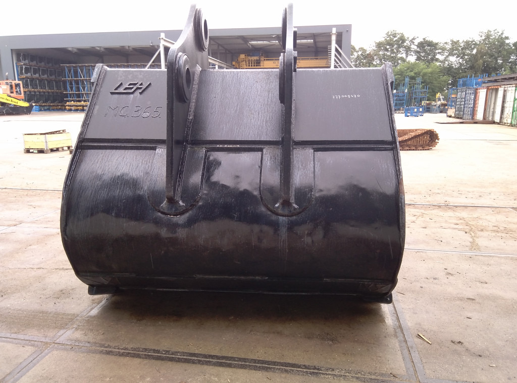 Hitachi ZX670-3 - - Excavator bucket: picture 3 Hitachi ZX670-3 - - Excavator bucket: picture 3