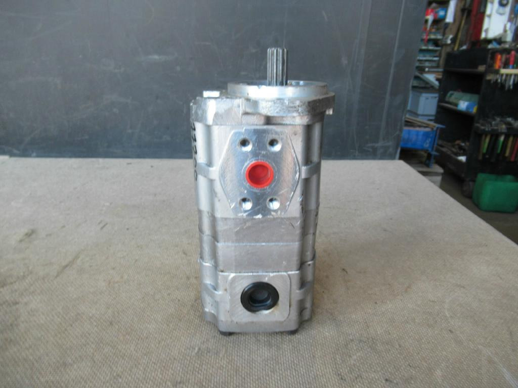 Kayaba KRP-17-8CJ2L3AR - - Steering pump for Construction machinery: picture 1 Kayaba KRP-17-8CJ2L3AR - - Steering pump for Construction machinery: picture 1