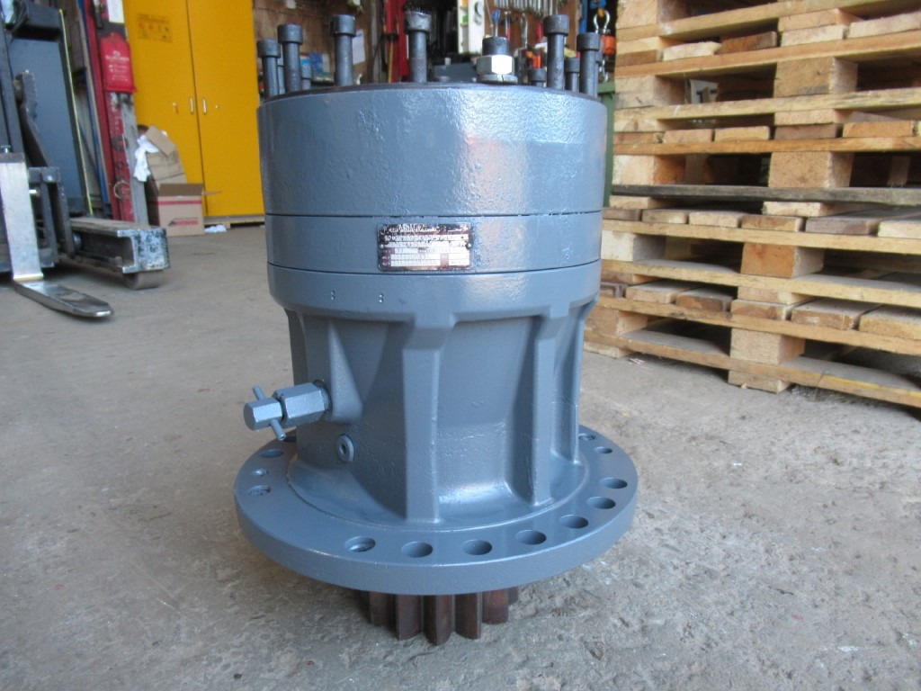 Komatsu 21K-26-71100 - Swing motor for Construction machinery: picture 1 Komatsu 21K-26-71100 - Swing motor for Construction machinery: picture 1