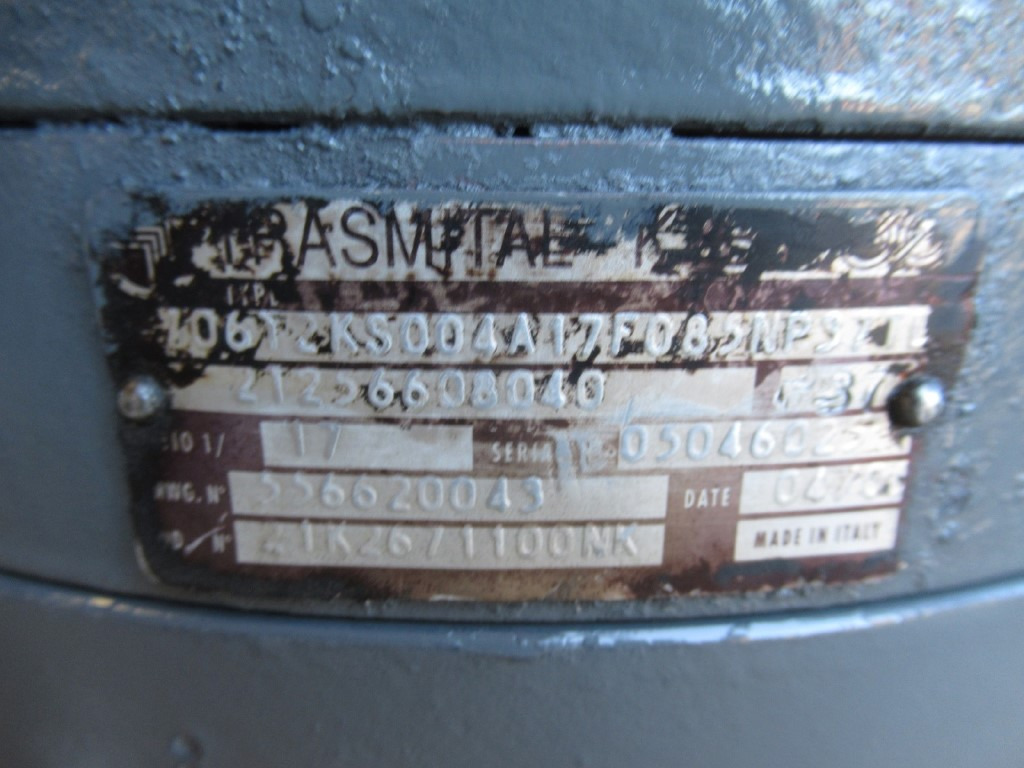 Komatsu 21K-26-71100 - Swing motor for Construction machinery: picture 3 Komatsu 21K-26-71100 - Swing motor for Construction machinery: picture 3
