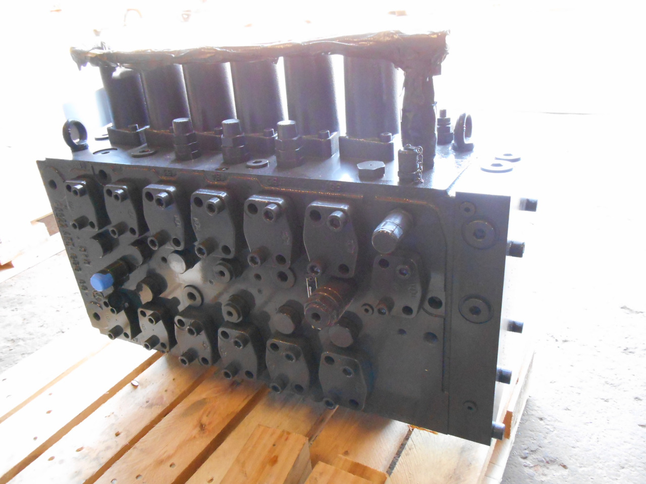 New Holland 6558352 - Hydraulic valve for Construction machinery: picture 4 New Holland 6558352 - Hydraulic valve for Construction machinery: picture 4