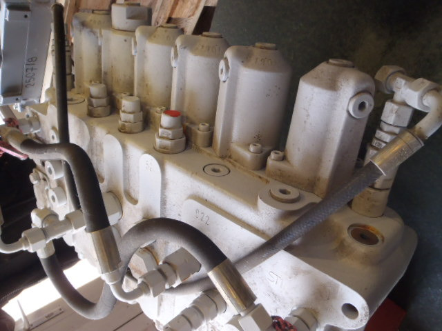 New Holland 8904022 - Hydraulic valve for Construction machinery: picture 2 New Holland 8904022 - Hydraulic valve for Construction machinery: picture 2