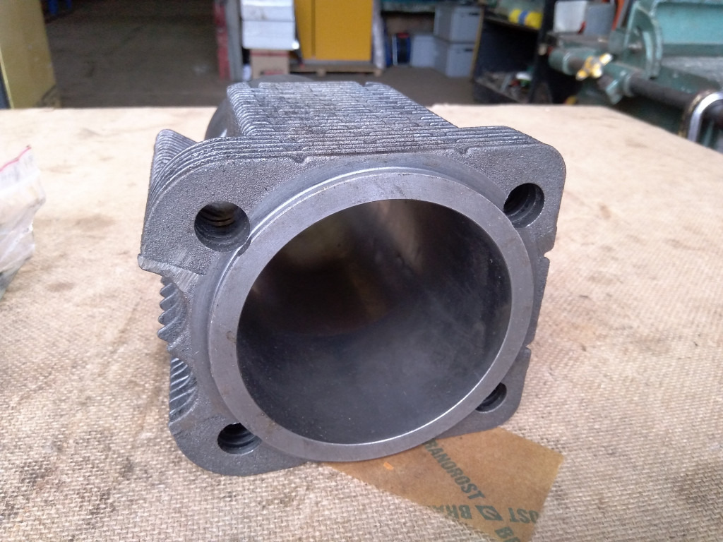 O&K 1484445 - - Piston/ Ring/ Bushing for Construction machinery: picture 4 O&K 1484445 - - Piston/ Ring/ Bushing for Construction machinery: picture 4