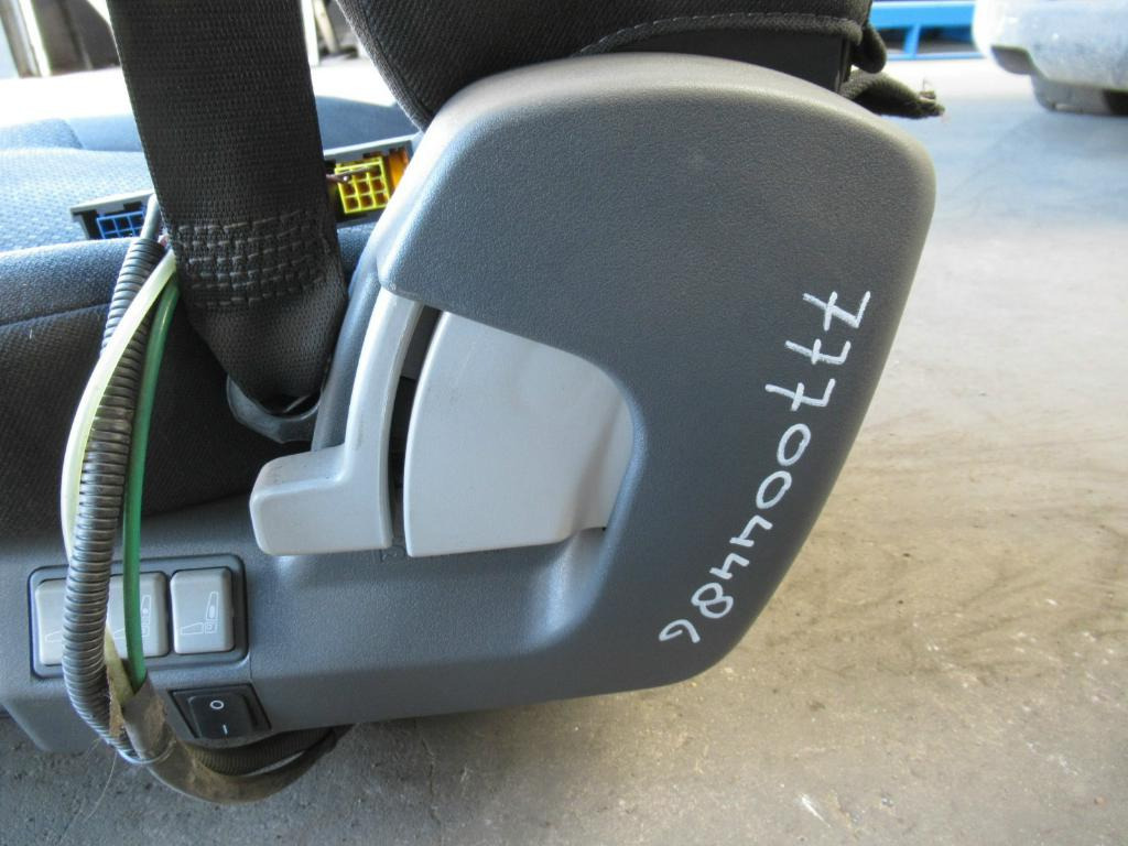 O&K - Seat for Construction machinery: picture 2 O&K - Seat for Construction machinery: picture 2