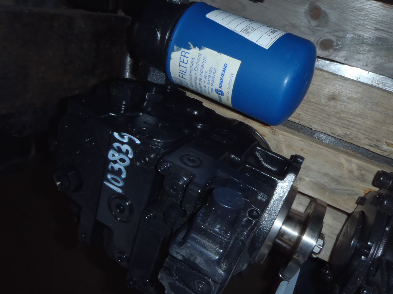 Sauer Sundstrand 90R042 KA1NN80 - - Hydraulic pump for Construction machinery: picture 2 Sauer Sundstrand 90R042 KA1NN80 - - Hydraulic pump for Construction machinery: picture 2
