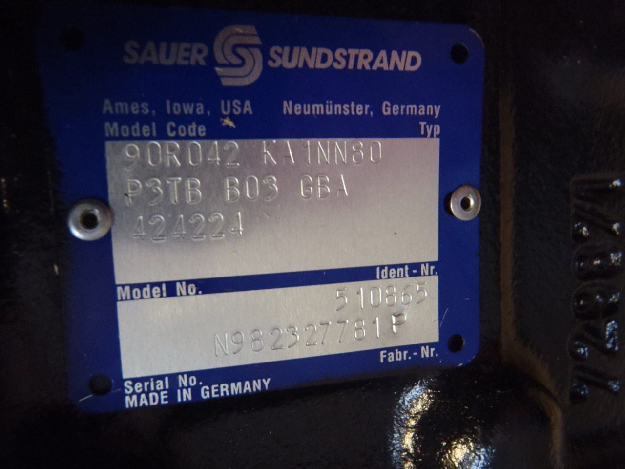 Sauer Sundstrand 90R042 KA1NN80 - - Hydraulic pump for Construction machinery: picture 3 Sauer Sundstrand 90R042 KA1NN80 - - Hydraulic pump for Construction machinery: picture 3