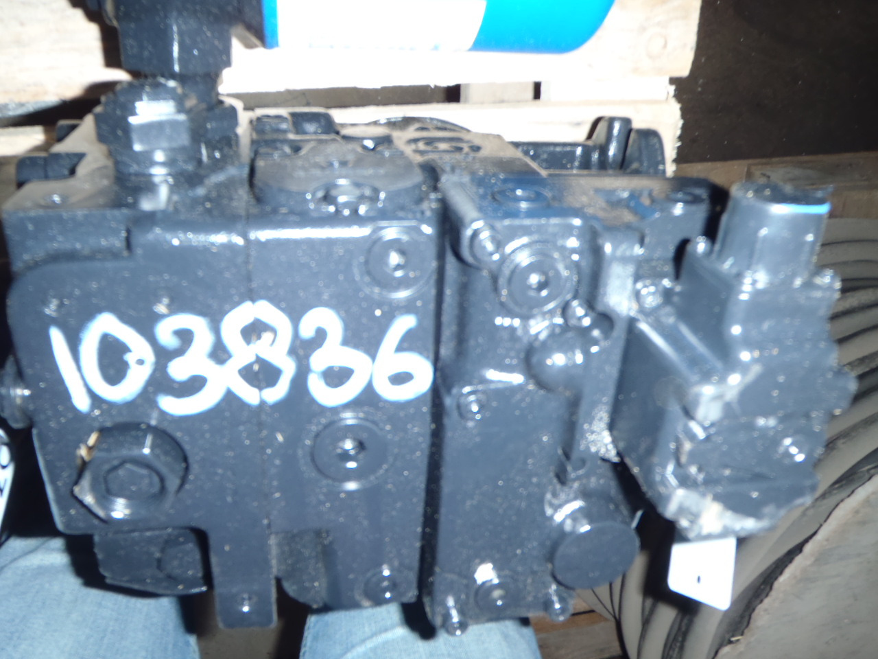 Sauer Sundstrand 90R042 KA1NN80 - - Hydraulic pump for Construction machinery: picture 2 Sauer Sundstrand 90R042 KA1NN80 - - Hydraulic pump for Construction machinery: picture 2