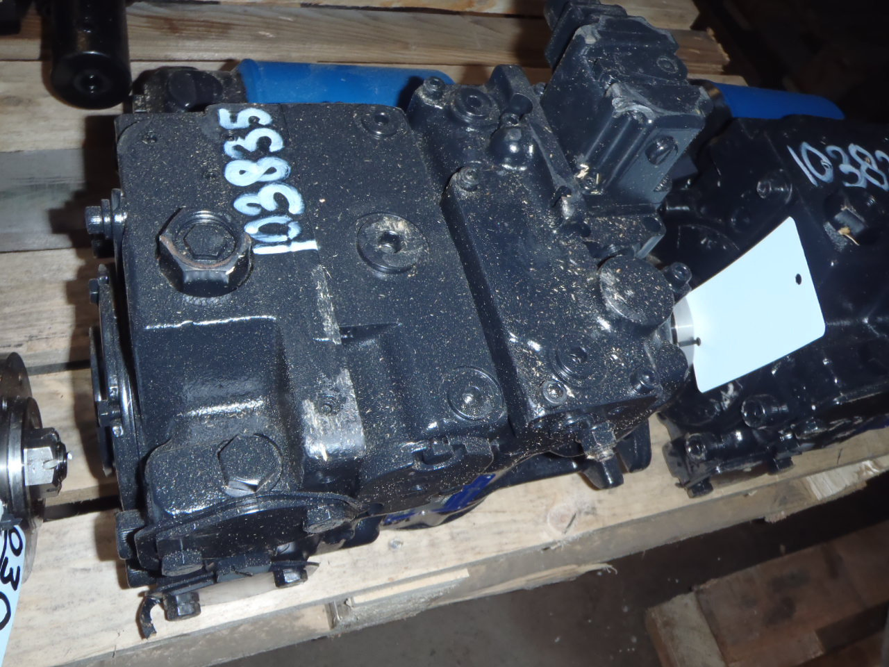 Sauer Sundstrand 90R042 KA1NN80 - - Hydraulic pump for Construction machinery: picture 1 Sauer Sundstrand 90R042 KA1NN80 - - Hydraulic pump for Construction machinery: picture 1