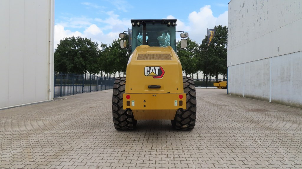 Caterpillar CS 74 B - Compactor: picture 3 Caterpillar CS 74 B - Compactor: picture 3