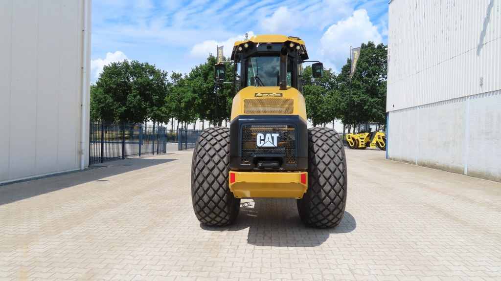 Caterpillar CS10GC - Compactor: picture 3 Caterpillar CS10GC - Compactor: picture 3