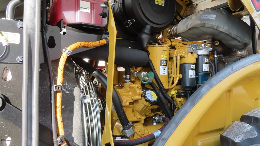 Compactor Caterpillar CS74B: picture 11